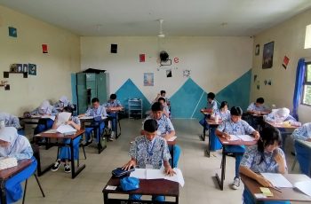 Finish Strong! Siswa Kelas 9 SMP Kartini 1 Batam Siap Taklukkan Ujian Terakhir