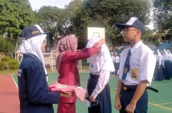 Kepala SMP Kartini 1 Batam Resmi Membuka Kegiatan MPLS Ramah : Awali Perjalanan Baru dalam satu tujuan “One Ship, New Crew, New Journey with Karjuhisu One”