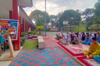 Kepala SMP Kartini 1 Batam Ibu Nice Arisandi, S.Si Resmi Membuka Buka Puasa Bersama Guru, Siswa, dan Orangtua